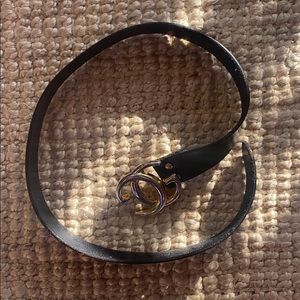 Black leather Gucci belt